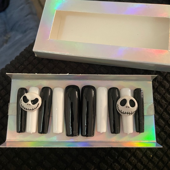 Nightmare before Christmas press on nails - Picture 2 of 2